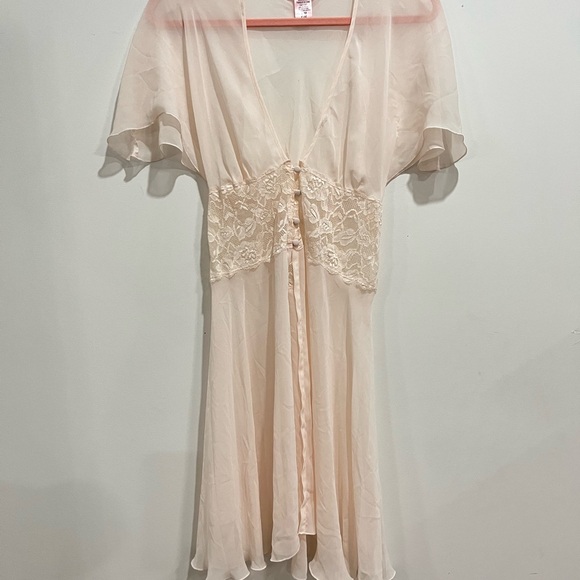 La Vie En Rose Other - La Vie En Rose Cream Lace Trim Nightgown S/M